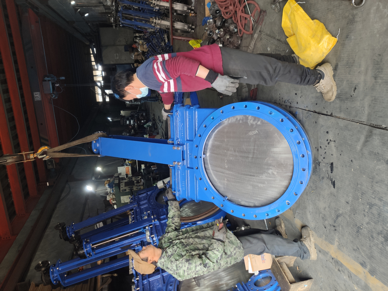 Gear Operated GGG40 Material Knife Gate Valve